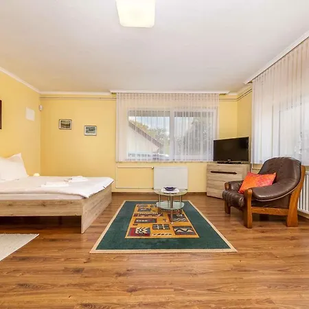 In - Balaton 43108 Appartamento