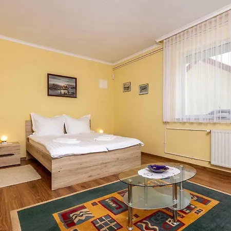 In - Balaton 43108 Apartament